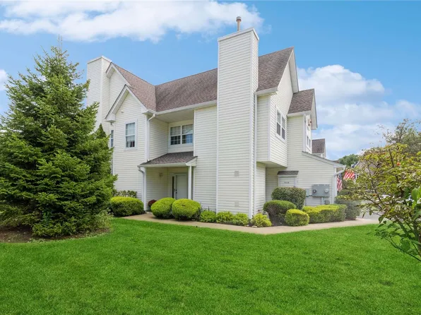 314 Erik Drive #314, Setauket, NY 11733