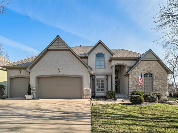 3704 W 157th St, Overland Park, KS 66224