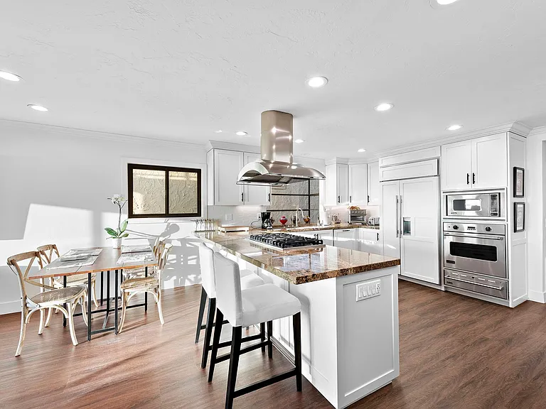 1274 La Mirada St — Photo 8