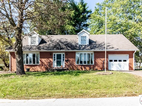 203 Olive St, Windsor, MO 65360