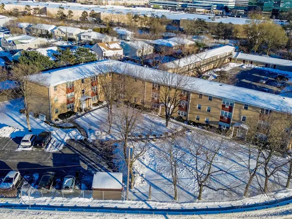 2 Radio Avenue image 1 of 22