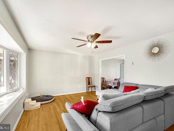 5th image of 13113 Orleans St
