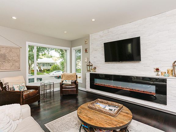 3rd image of 10949 73rd Ave NW