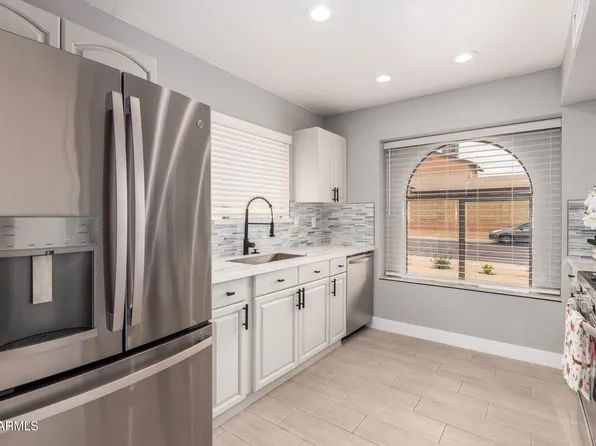 12012 N 76TH Lane, Peoria, AZ 85345