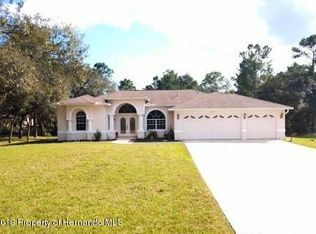 10380 Calico Warbler Ave, Weeki Wachee, FL 34613