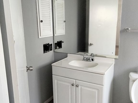 5th image of 104 Prestwick Blvd #B