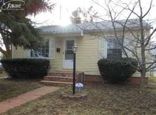 992 Johnson Ave, Flint, MI 48532