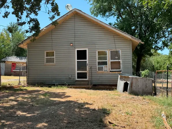 706 Ribble Rd, Graham, TX 76450