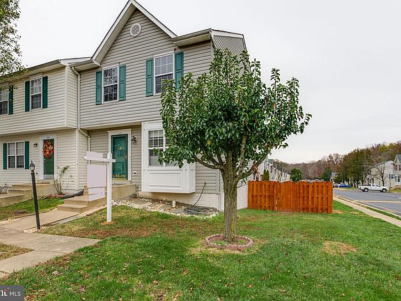2nd image of 102 Bridgewood Ct