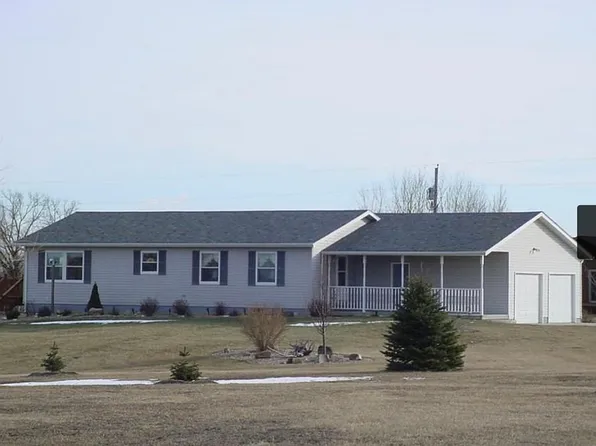 3380 64th Street Dr, Palo, IA 52324