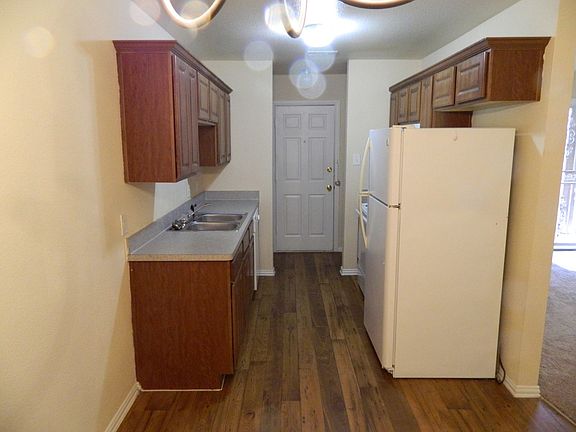 3rd image of 1917 Birdell St
