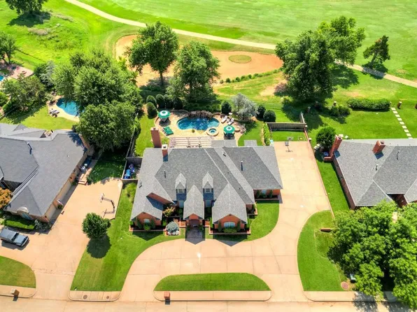 412 Country Club Ter, Edmond, OK 73025