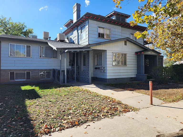 1103 Main St #4 — Photo 3