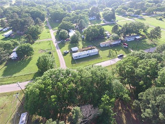 3rd image of 231 Southern Oaks Dr