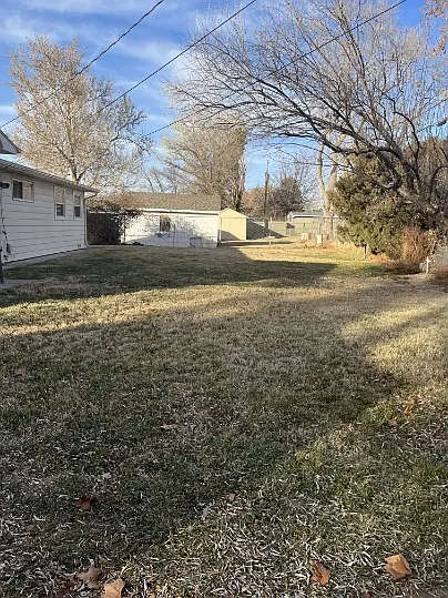 662 Budlong St — Photo 11