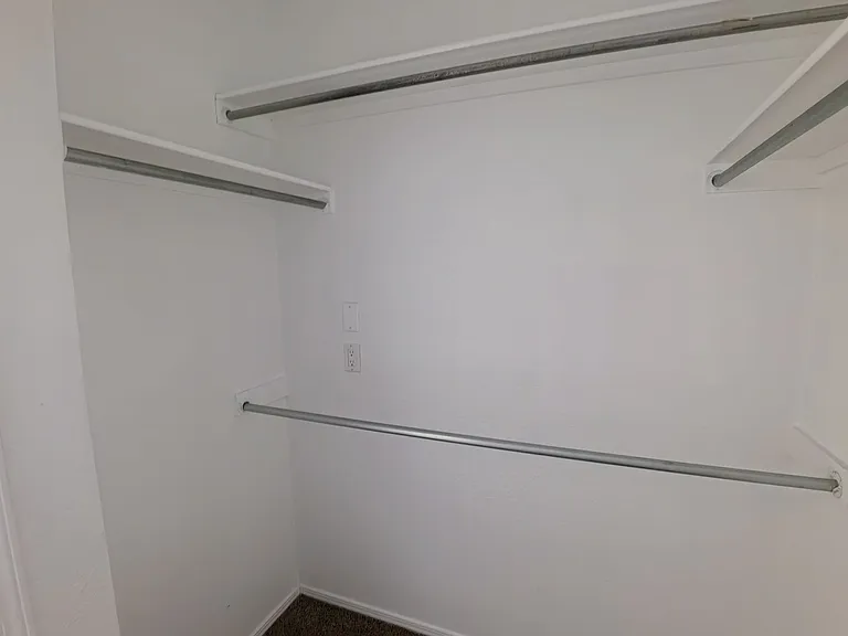 7240 Boxwood Ave NE — Photo 16