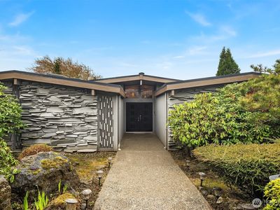 3055 44th Avenue W, Seattle, WA, 98199