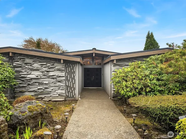 3055 44th Avenue W, Seattle, WA 98199