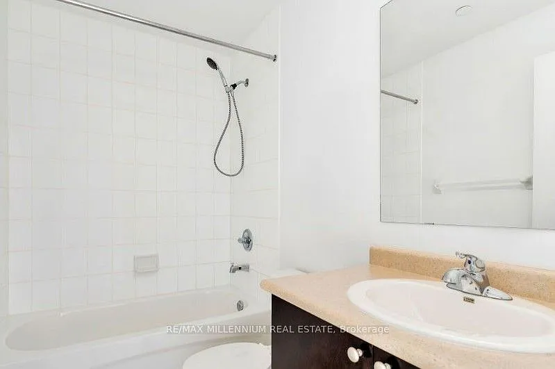 Building Photo - 3075 Thomas St #409