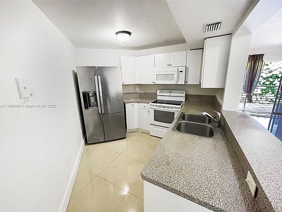 3rd image of 9735 Fontainebleau Blvd #G210