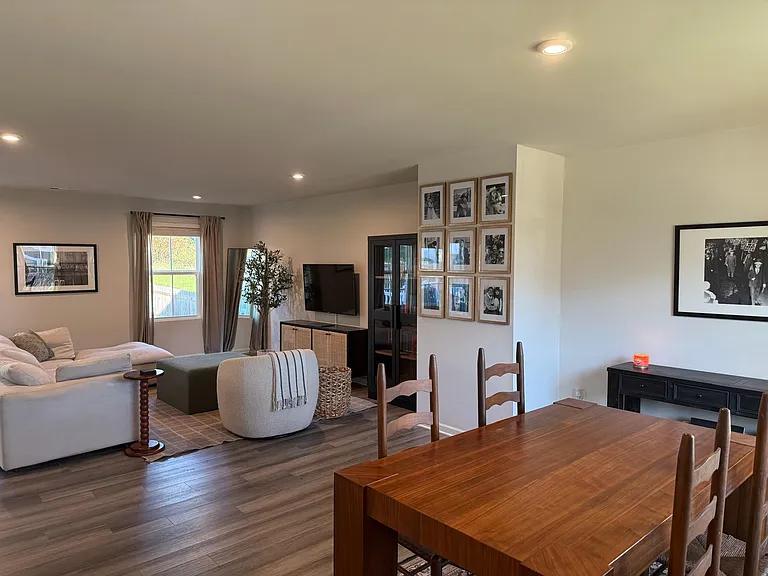 1082 Cone Blvd — Photo 7
