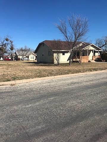 1st image of 708 E Avenue C