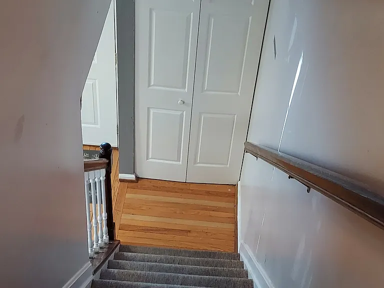 1012 Travis Ln — Photo 9