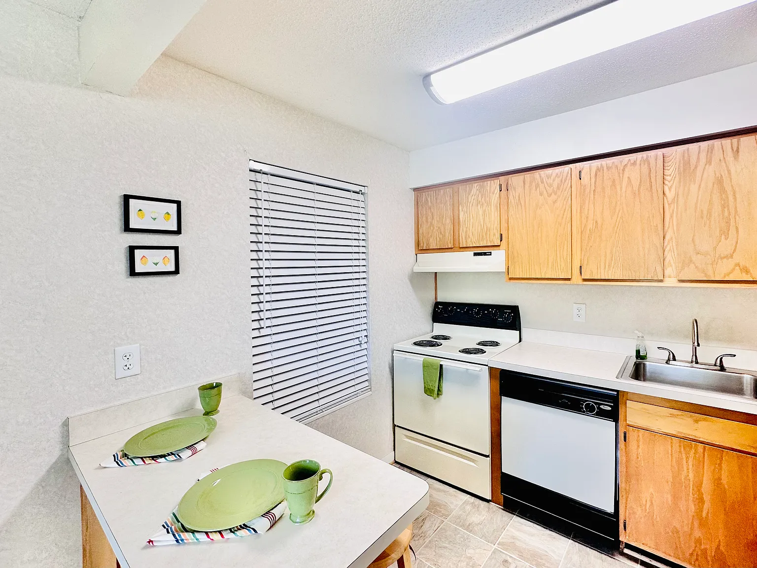 South Lake Apartments — Photo 4