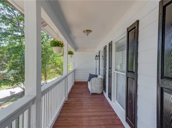 260 Timber Laurel Ln, Lawrenceville, GA 30043