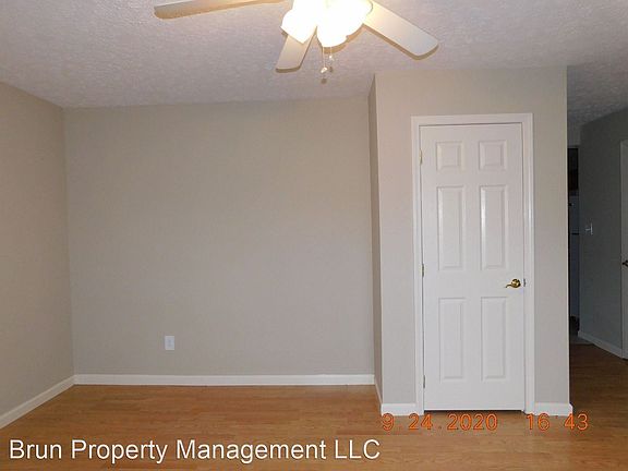 5th image of 3640 Starview Way