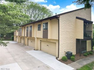 717 Hampton Ridge Dr, Akron, OH 44313