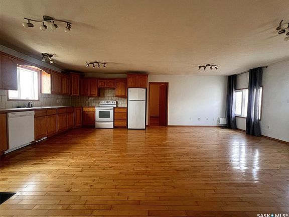 4th image of 349 10th Avenue NW