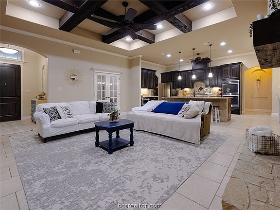 3rd image of 15753 Timber Creek Ln
