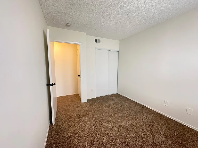 18209 Sierra Hwy — Photo 3