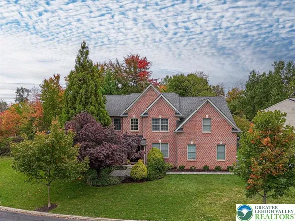 165 Robert Dr, Allentown, PA 18104