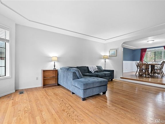4th image of 16303 90th Avenue Ct E