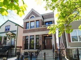 1217 W Nelson St, Chicago, IL 60657