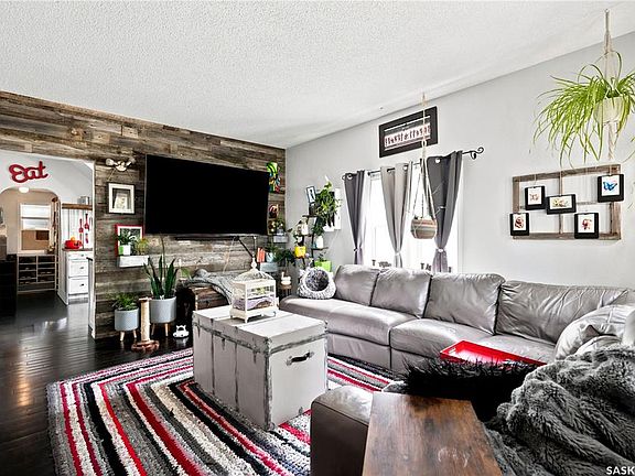 5th image of 1001 4th AVENUE NE