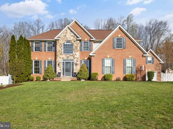 13333 Packard Dr, Woodbridge, VA 22193