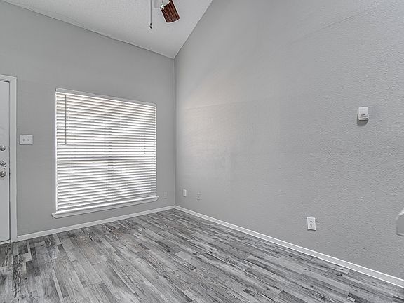 4th image of 711 Grand Ct #715-05