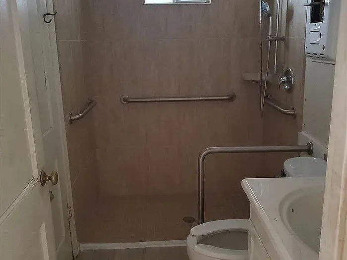 110 McGregor St — Photo 5