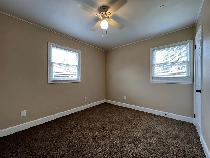 Building Photo - 878 Restbrook Ave