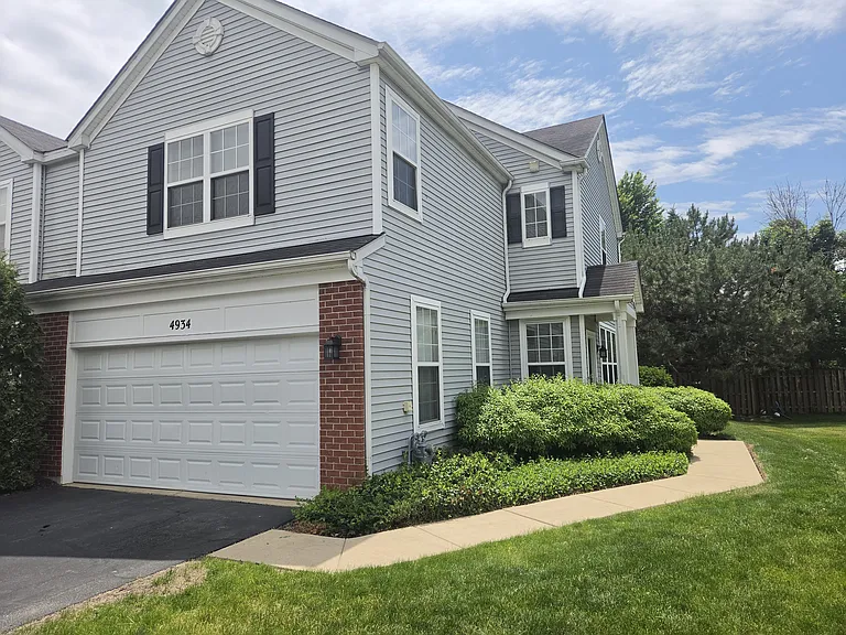 4934 Montauk Dr — Photo 1