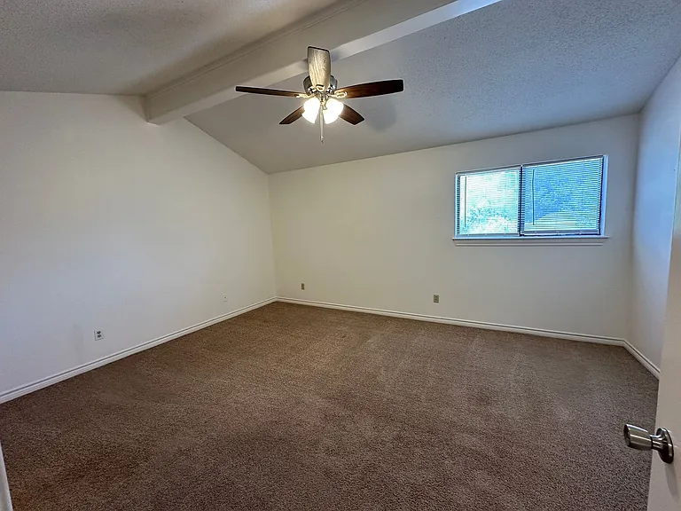5885 Creek Side Cir — Photo 22