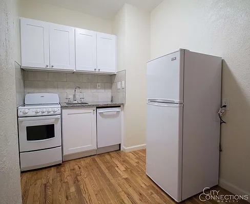 Rented by City Connections Realty | media 29