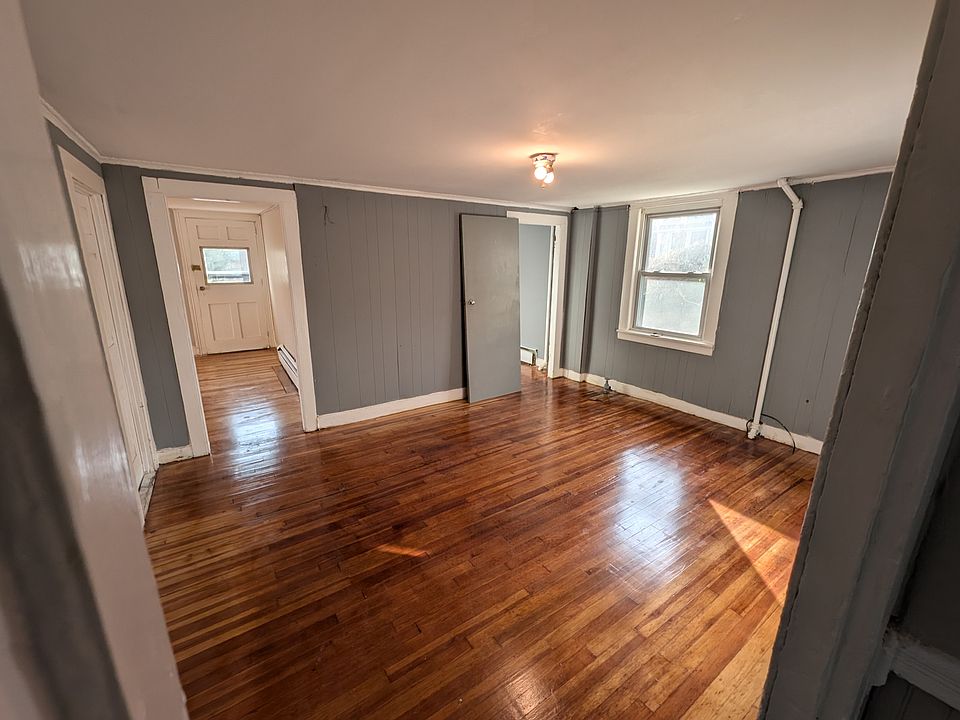Family room/dinning room