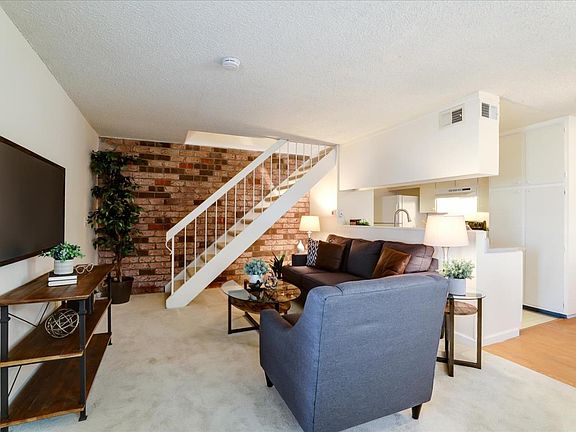 5th image of 226 Coy Dr APT 3