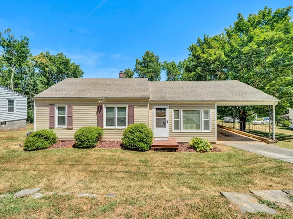 130 Harvey St, Rocky Mount, VA 24151