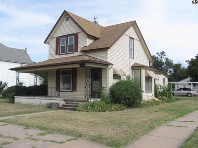 327 W 7th Ave, Hutchinson, KS, 67501