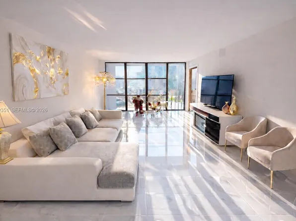 800 Parkview Dr APT 928, Hallandale, FL 33009